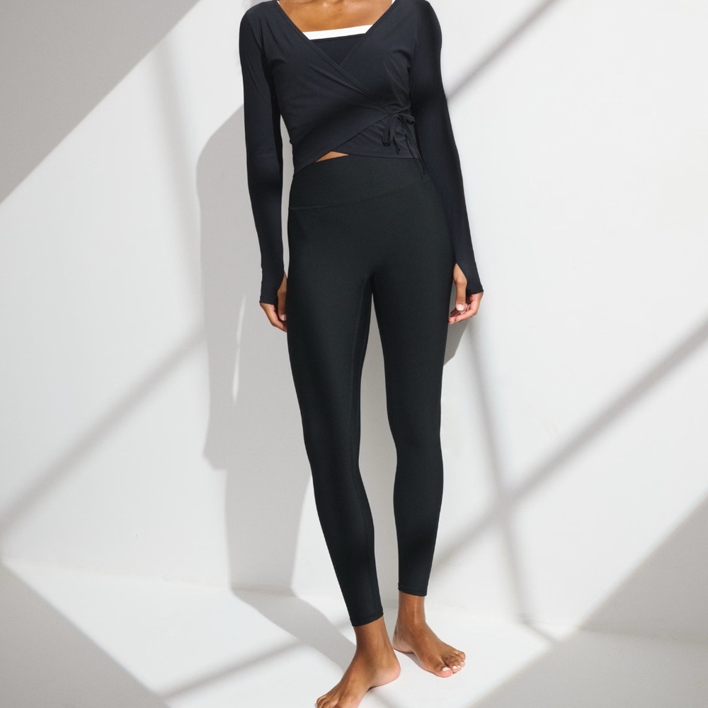 A&F 7/8 YPB Curve Love Cropped Leggings